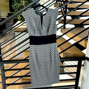 NWT Trina Turk Grey/Black Patterned Dress Size 4